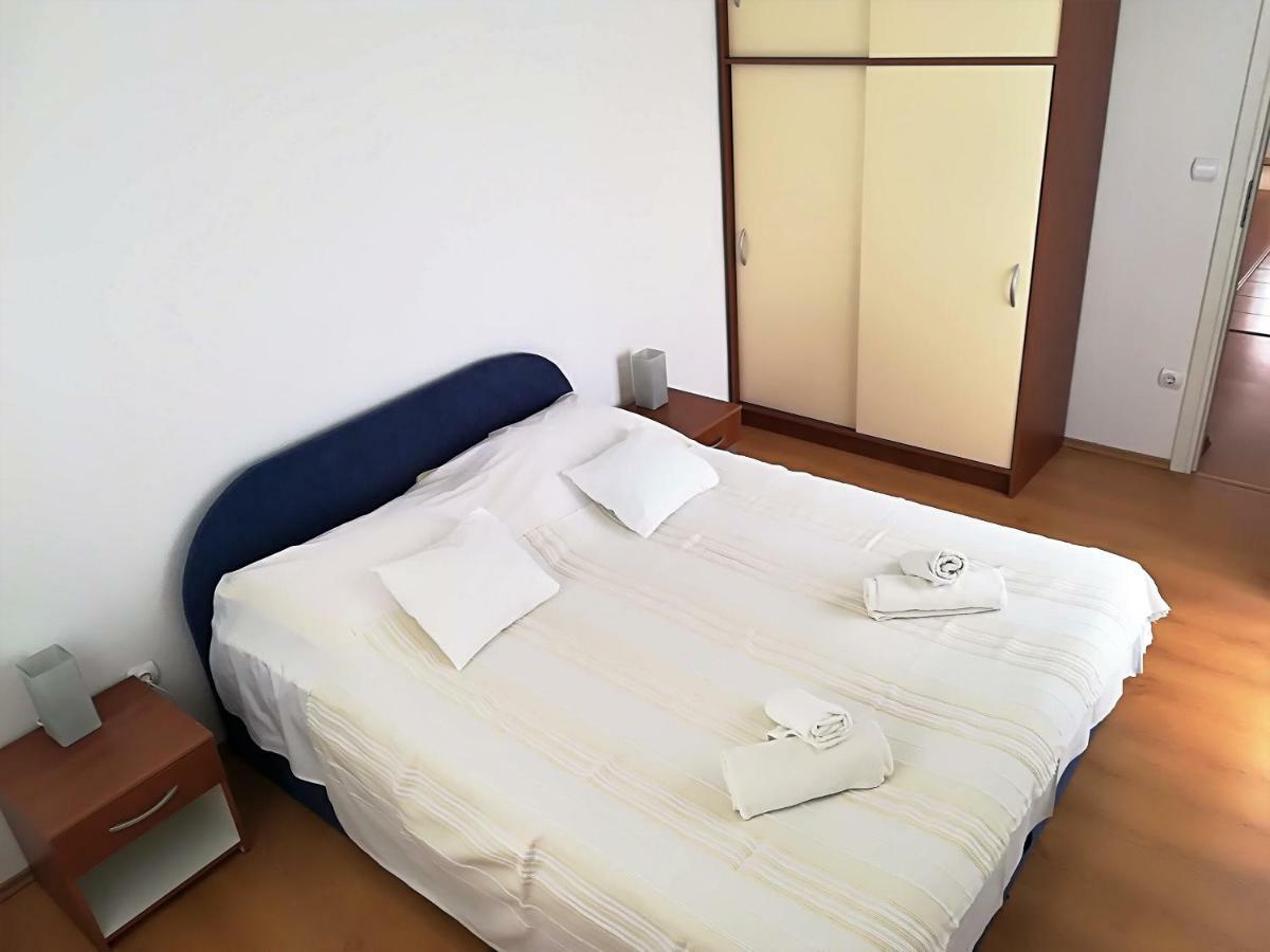 Apartman Rosanda Premuda Luaran gambar