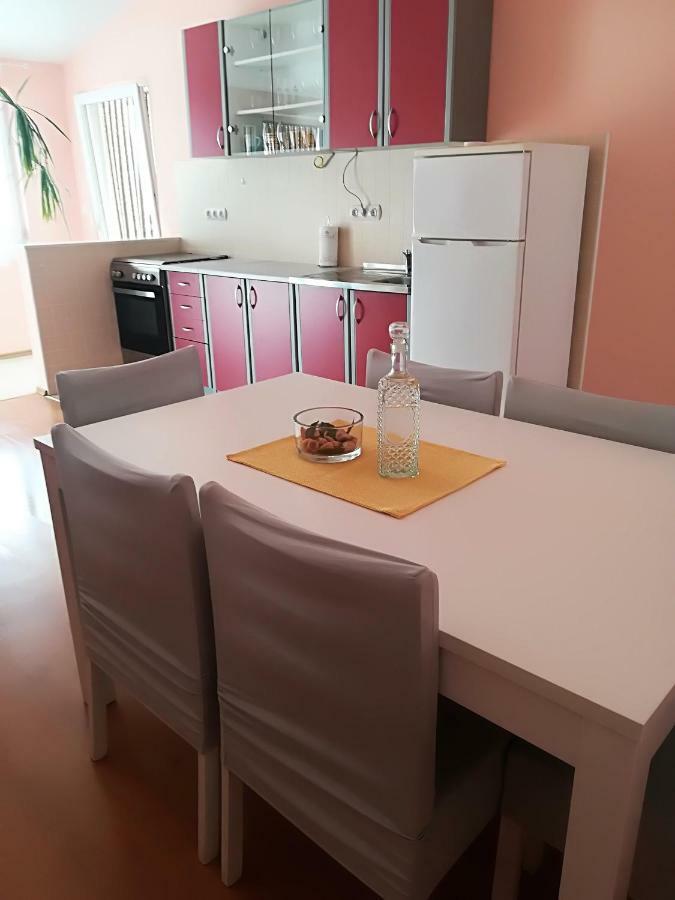 Apartman Rosanda Premuda Luaran gambar